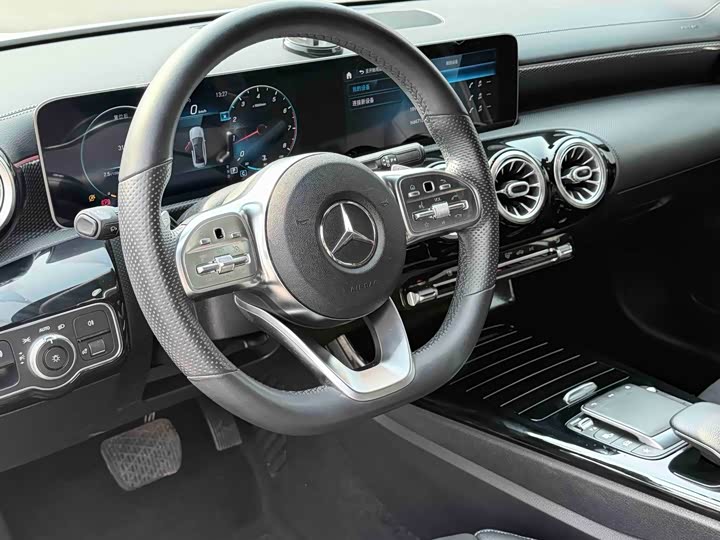 Фото 3 - Mercedes-Benz A-Class
