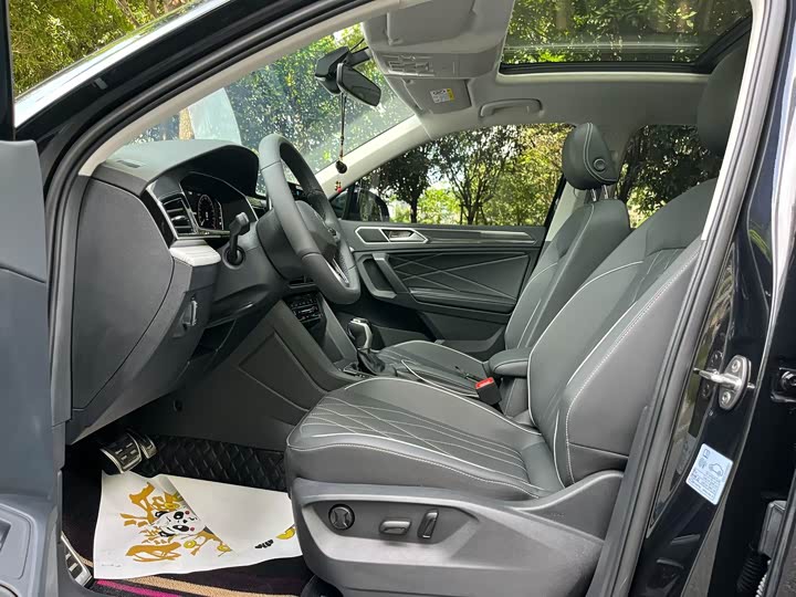 Фото 7 - Volkswagen Tiguan L Pro