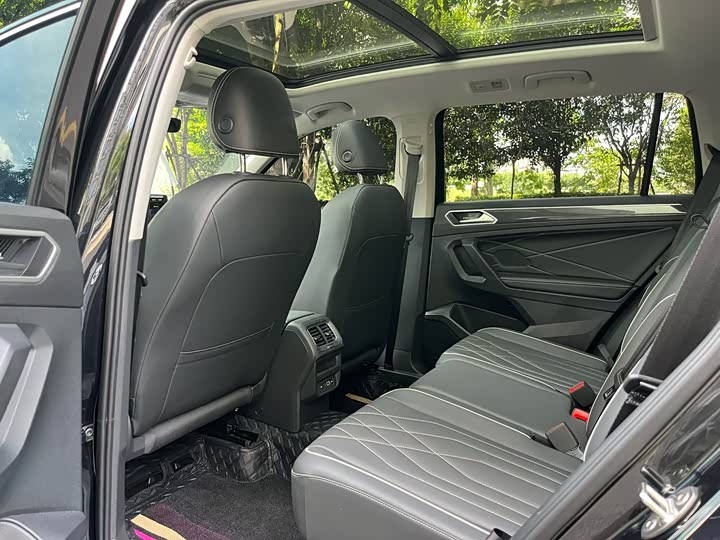 Фото 9 - Volkswagen Tiguan L Pro