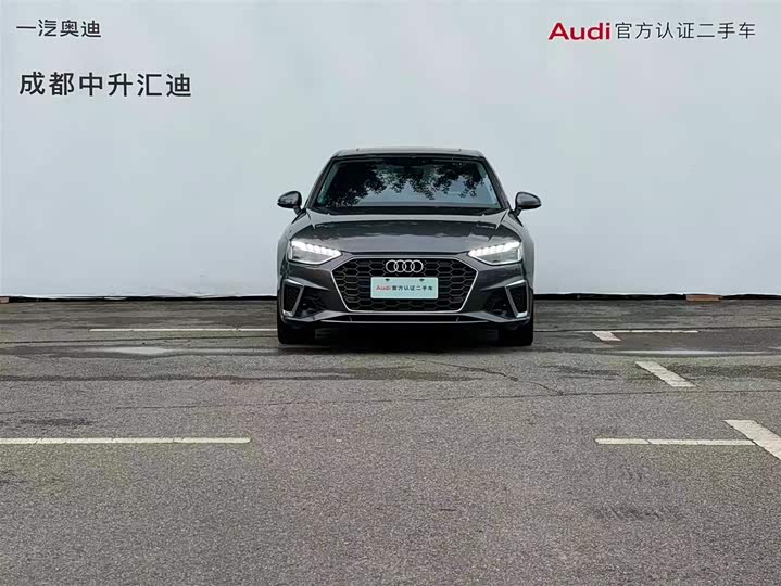 Фото 2 - Audi A4L