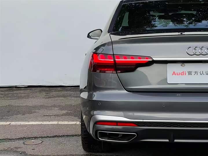 Фото 9 - Audi A4L