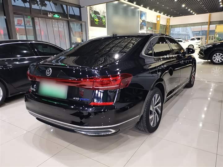 Фото 7 - Volkswagen Passat Hybrid