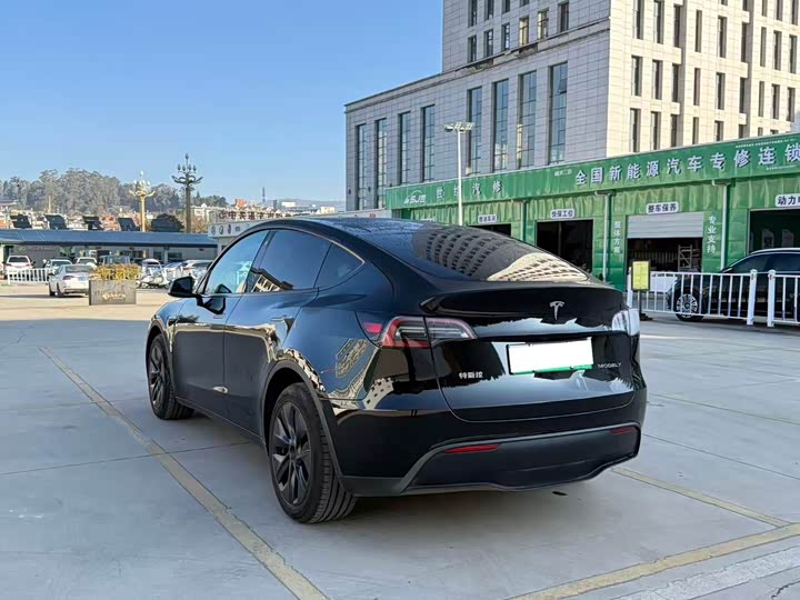 Фото 4 - Tesla Model Y