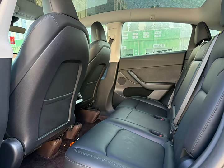 Фото 9 - Tesla Model Y