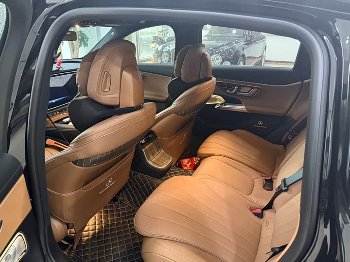 Фото 5 - Mercedes-Benz E-Class