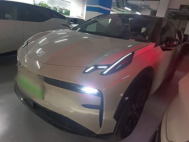 Фото 1 - Zeekr X