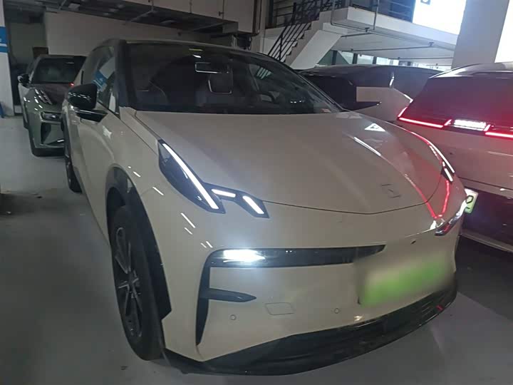 Фото 4 - Zeekr X