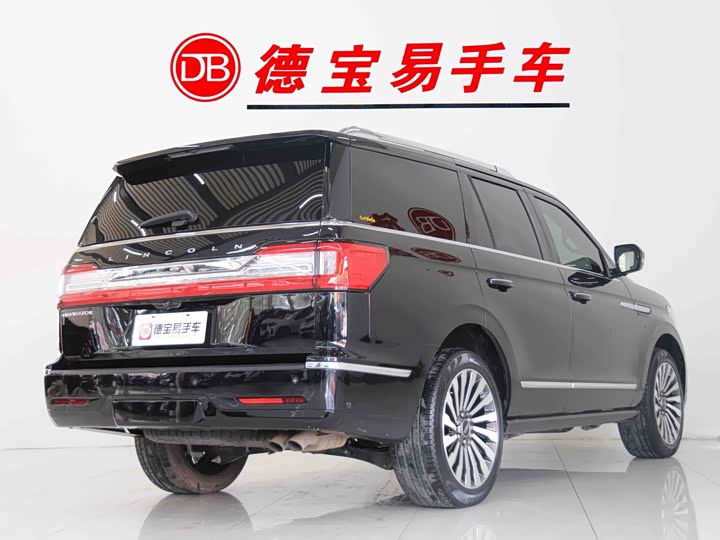 Фото 3 - Lincoln Navigator