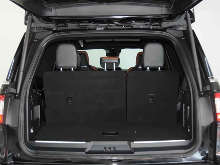 Фото 6 - Lincoln Navigator