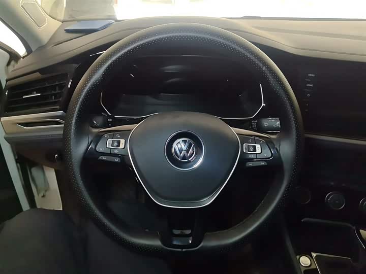 Фото 3 - Volkswagen Sagitar L