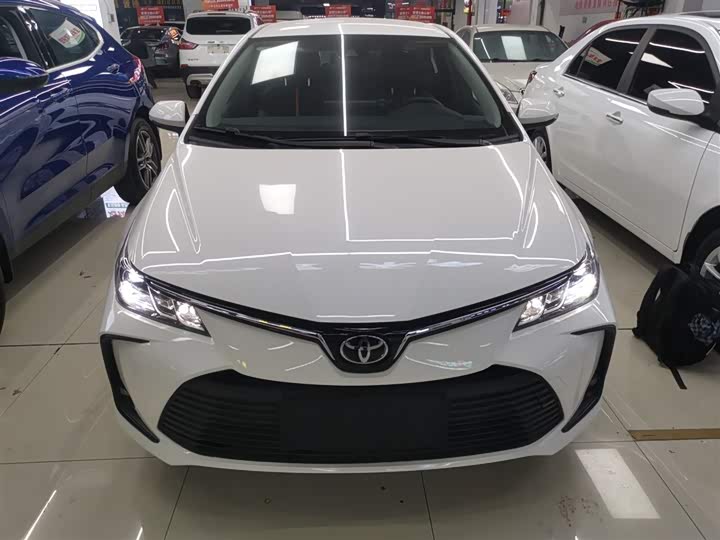 Фото 3 - Toyota Corolla