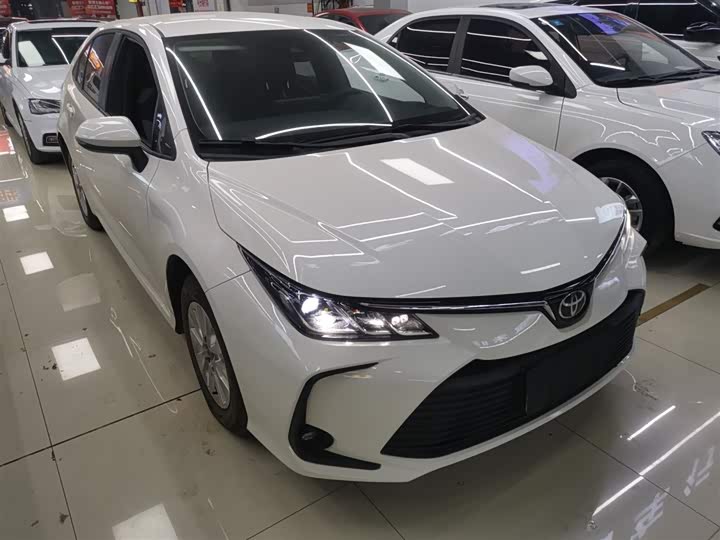 Фото 4 - Toyota Corolla