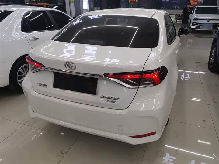 Фото 6 - Toyota Corolla