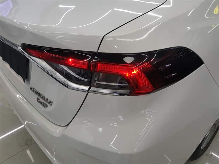 Фото 8 - Toyota Corolla