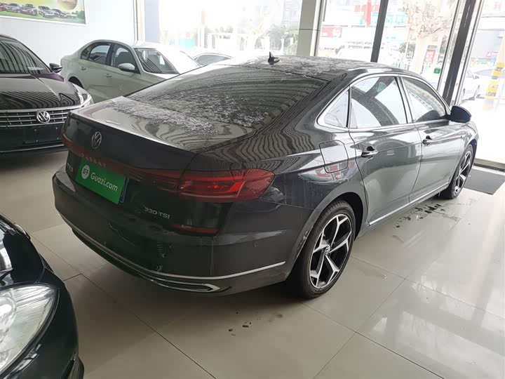 Фото 7 - Volkswagen Passat