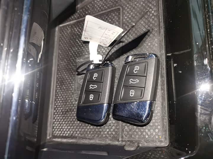 Фото 9 - Volkswagen Passat