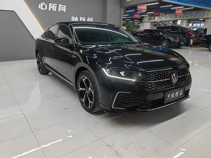 Фото 3 - Volkswagen Passat