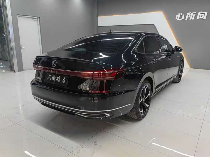 Фото 7 - Volkswagen Passat