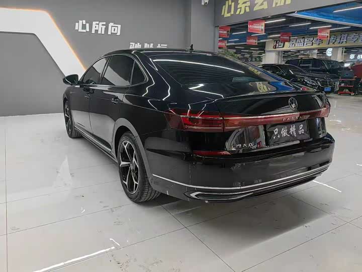 Фото 9 - Volkswagen Passat