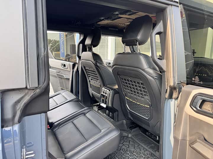 Фото 9 - Ford Bronco