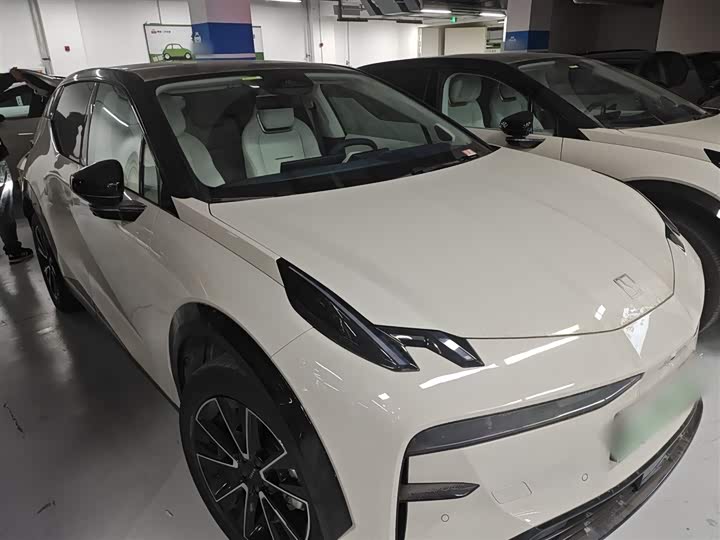 Фото 4 - Zeekr X