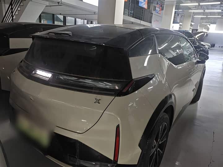 Фото 7 - Zeekr X