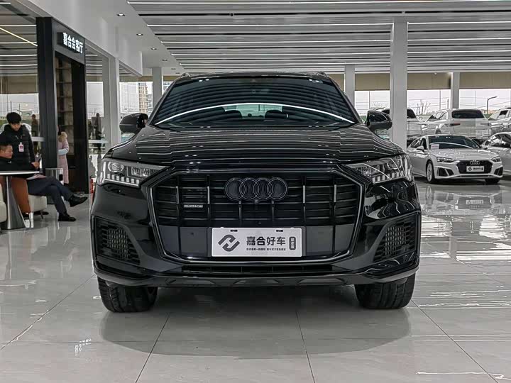 Фото 2 - Audi Q7