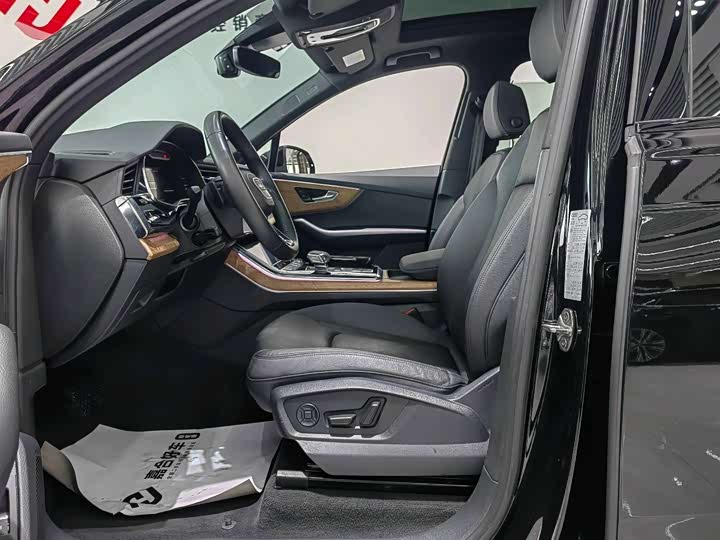 Фото 7 - Audi Q7