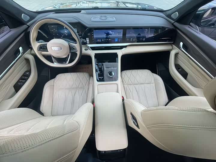 Фото 3 - Geely Monjaro