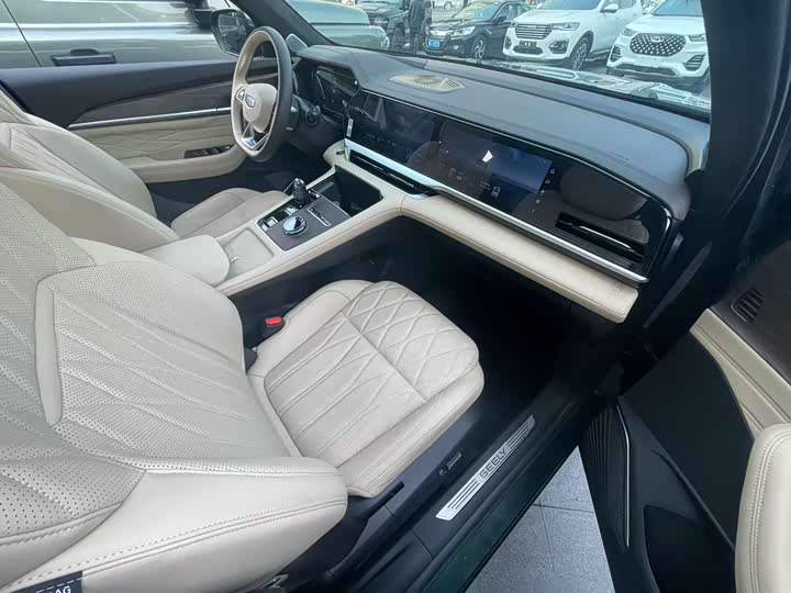 Фото 4 - Geely Monjaro