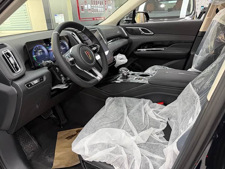 Фото 9 - Hongqi HS3 Hybrid