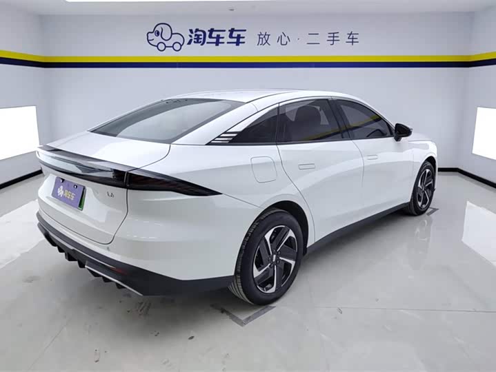 Фото 3 - Geely Galaxy L6