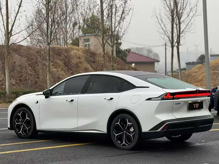 Фото 7 - Changan Deepal SL03