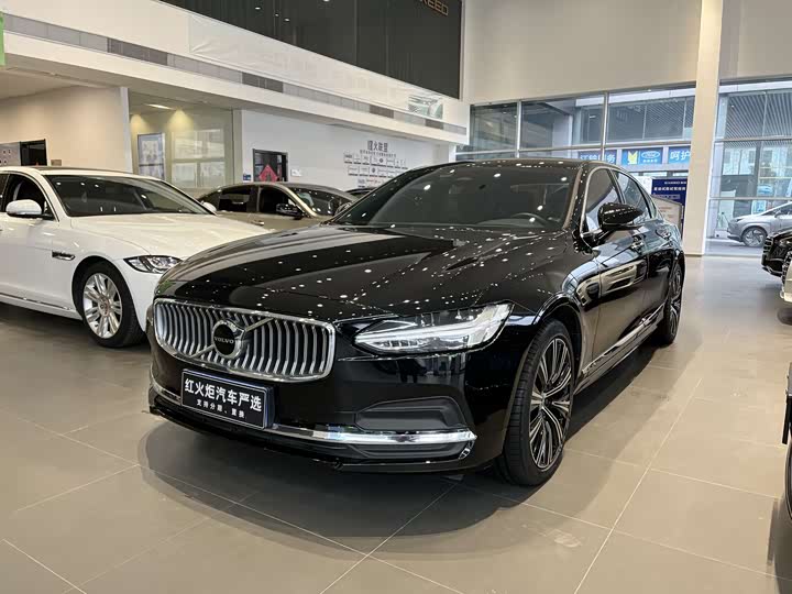 Фото 1 - Volvo S90