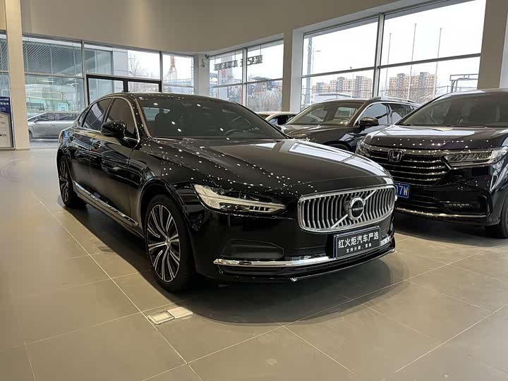 Фото 3 - Volvo S90