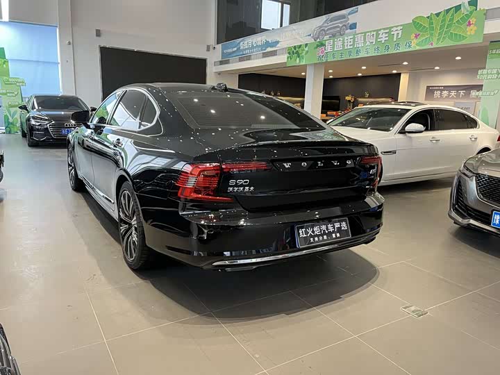 Фото 6 - Volvo S90