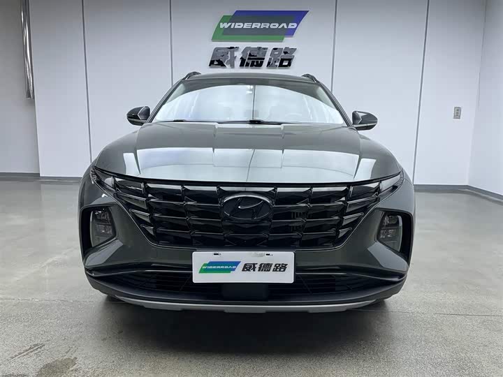 Фото 2 - Hyundai Tucson L
