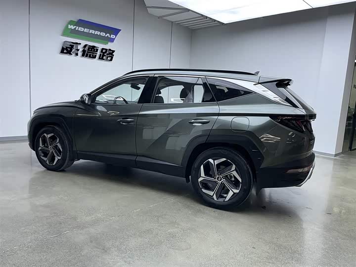 Фото 7 - Hyundai Tucson L