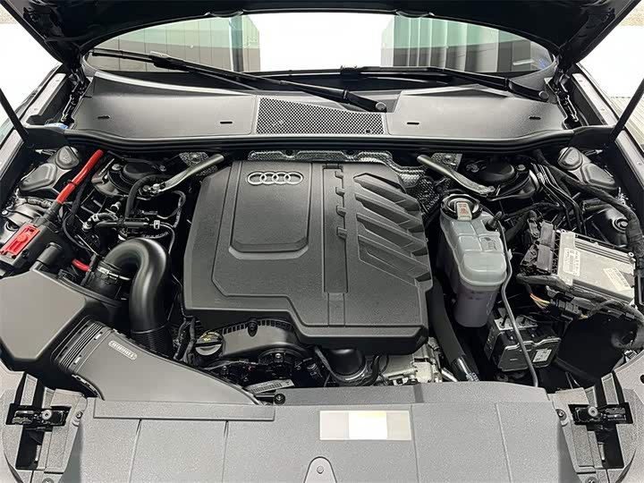 Фото 8 - Audi A6L