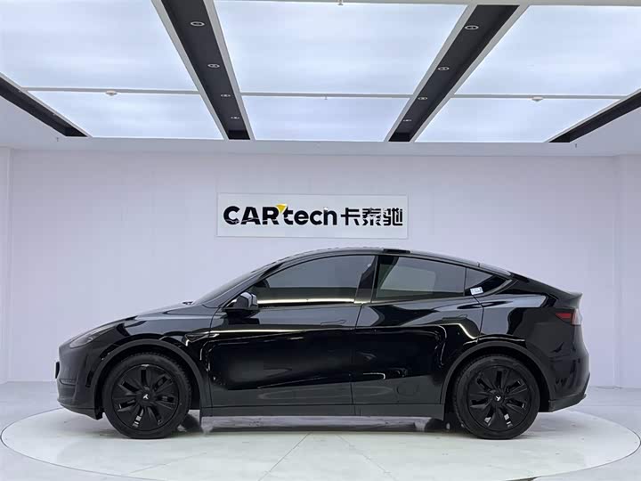 Фото 2 - Tesla Model Y