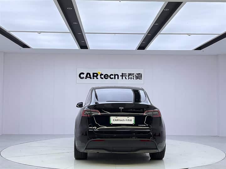 Фото 4 - Tesla Model Y