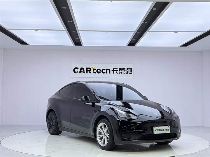 Фото 8 - Tesla Model Y