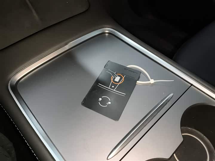 Фото 9 - Tesla Model Y