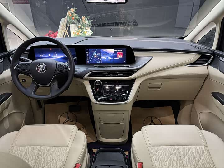 Фото 6 - Buick GL8 ES