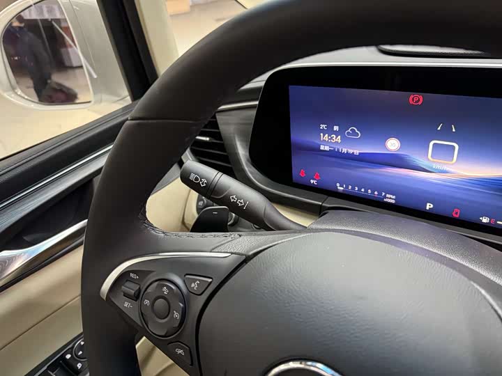 Фото 8 - Buick GL8 ES