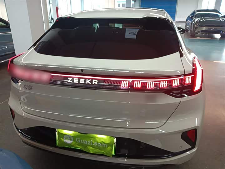 Фото 5 - Zeekr 001