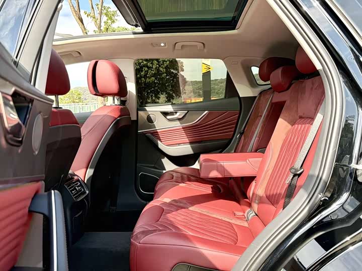 Фото 7 - Hongqi HS5