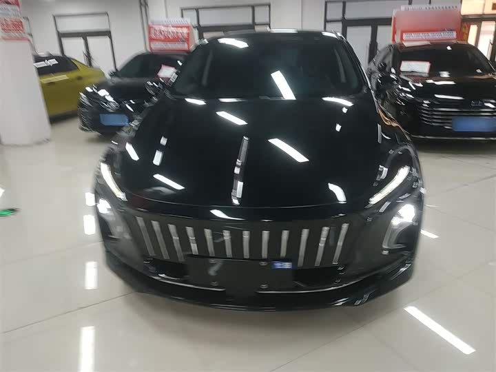 Фото 3 - Hongqi E-QM5