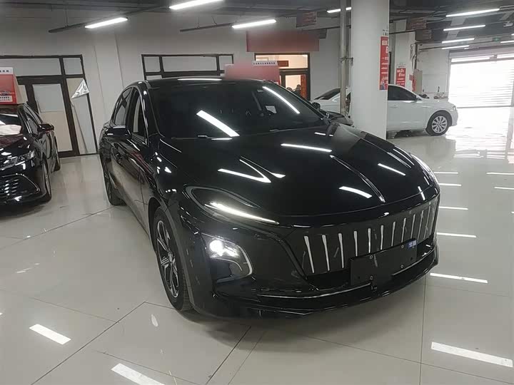 Фото 4 - Hongqi E-QM5