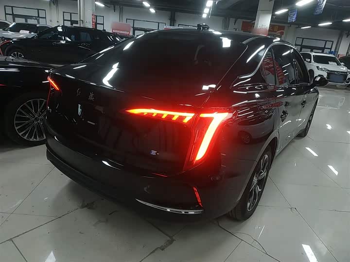 Фото 7 - Hongqi E-QM5